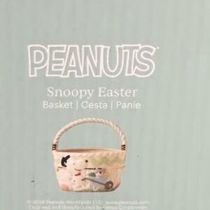 Peanuts Snoopy Easter basket  - Cream and Black